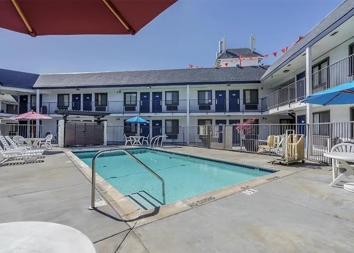 Motel 6-, Ca - North